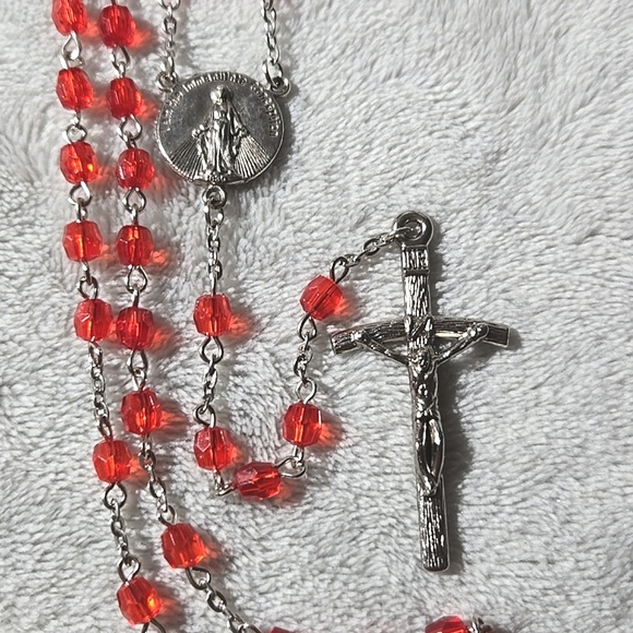 #319 RED Bead cross Rosary - Picture 3 of 5